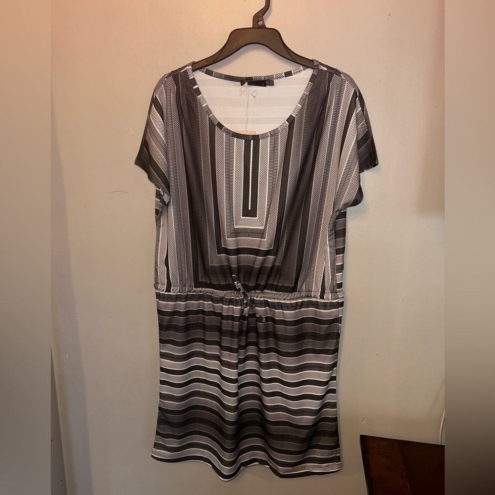 Prana Dress - “Lindy” gray/white/black striped 100% recycled material NWT - Picture 2 of 11